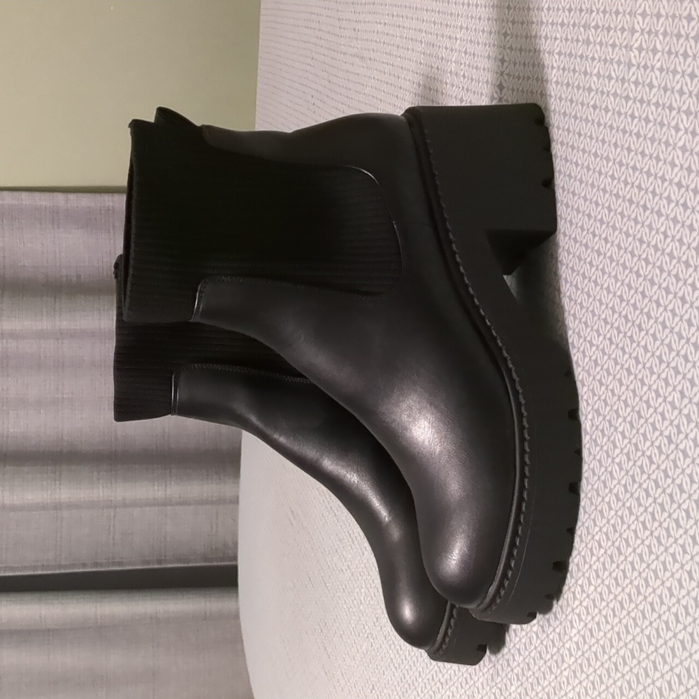 Steve Madden Platform Chelsea Booties